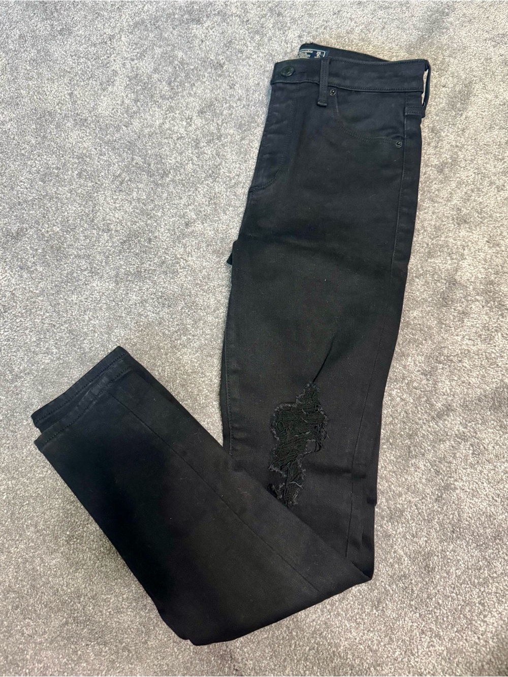 Abercrombie & Fitch Black Skinny Jeans with Distressed Knee